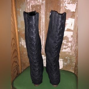 Fergalicious knee-high black zip up detailed boots